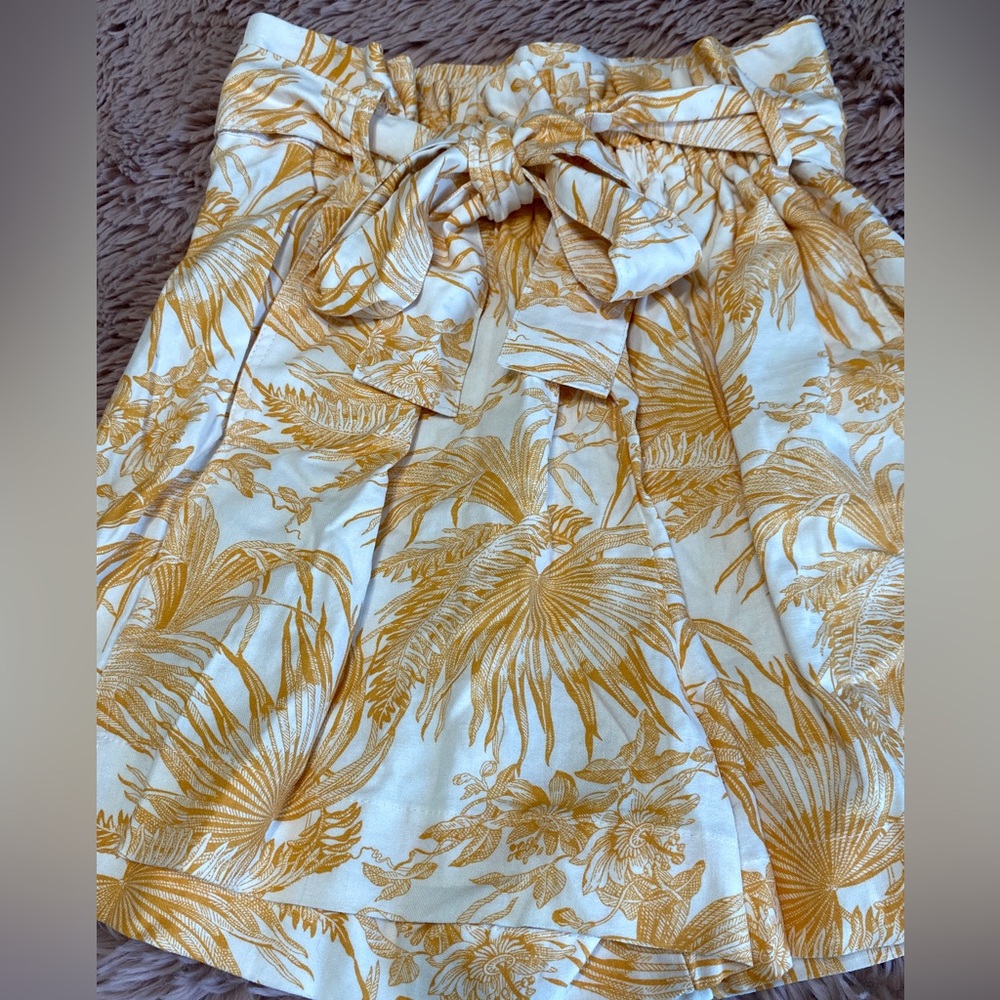 Ophelia Roe Printed Shorts - Picture 2 of 13